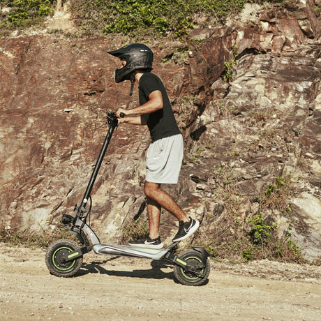 Isinwheel GT4 Monopattino elettrico 1500W*2 autonomia 80KM velocit脿 massima 70Km/h 52V 20Ah